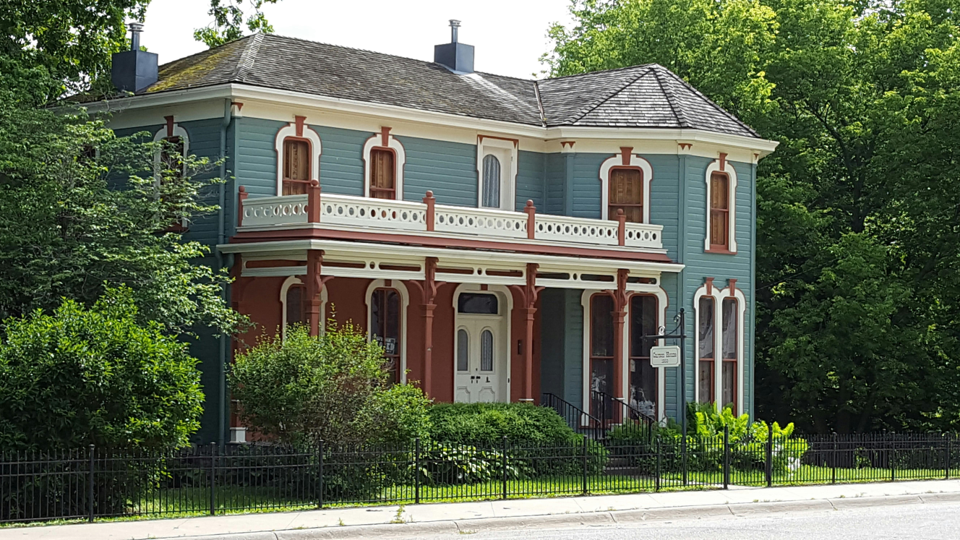 aunt margots victorian house